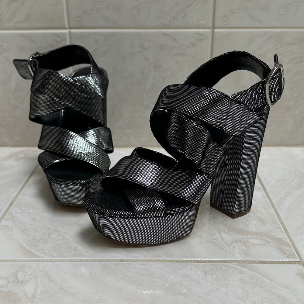 Michael Kors heels size 6